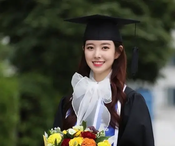 Jin Se Yeon Completes University Education - kdramadiary