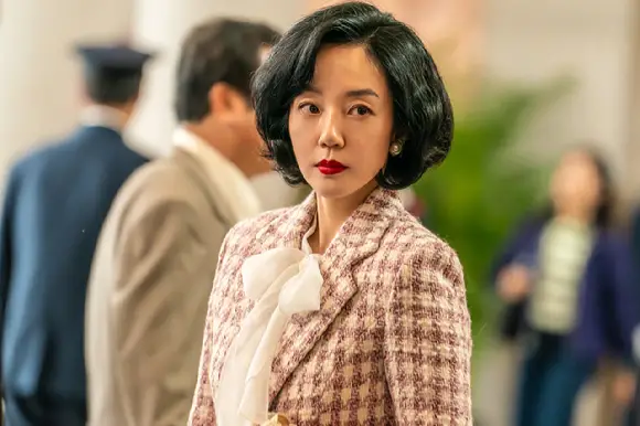 Im Soo Jung Transforms into a Money-Savvy Ambitious Character in Disney+ Series “Low Life”