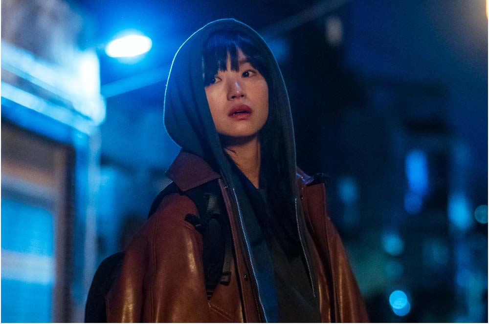 Won Jin Ah Enters Action Territory with Fierce Transformation in “iShopping”